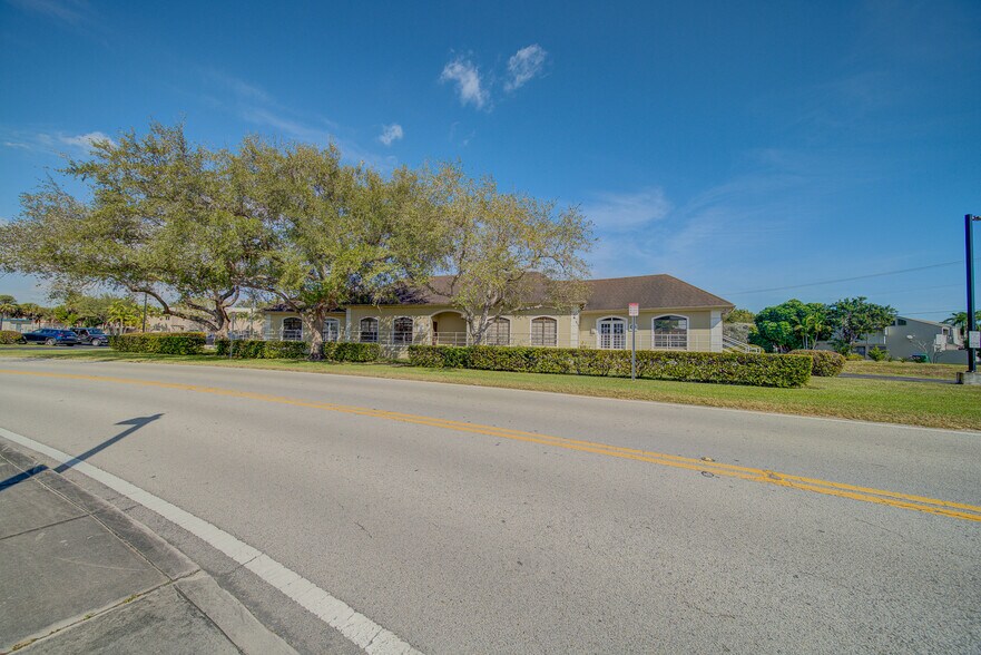 More Photos Of 9245 SW 158th Ln, Miami Office For Lease