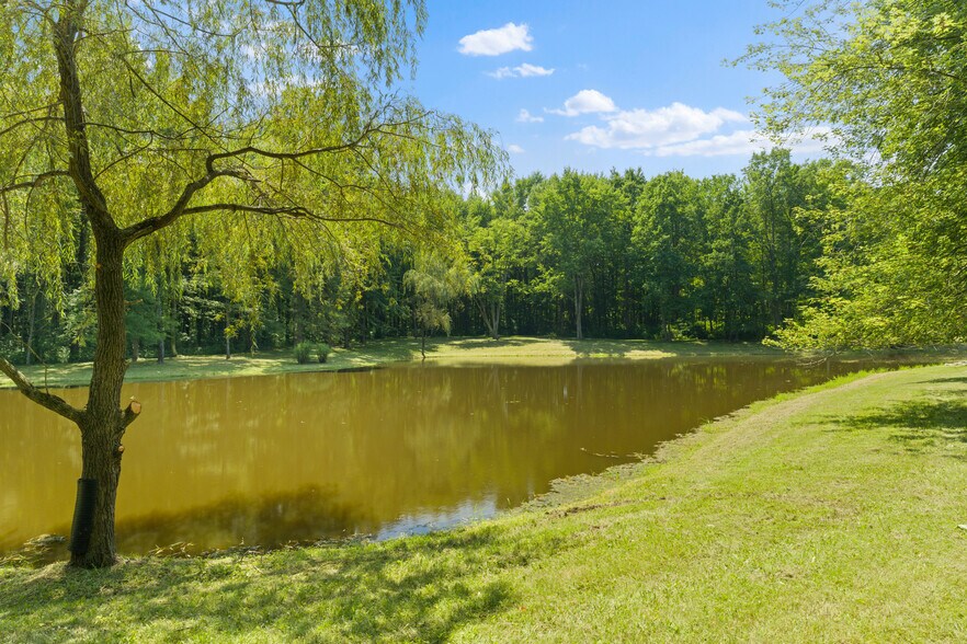 More Photos Of 5455 Plantation Rd, Sunbury Lodge Meeting Hall For Sale