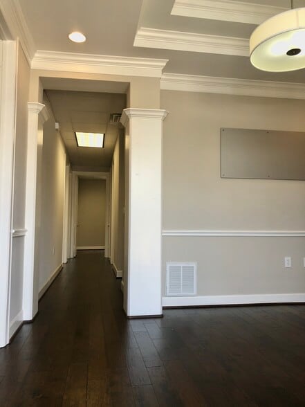 More Photos Of 16000 Park Ten Pl, Houston Office For Sale