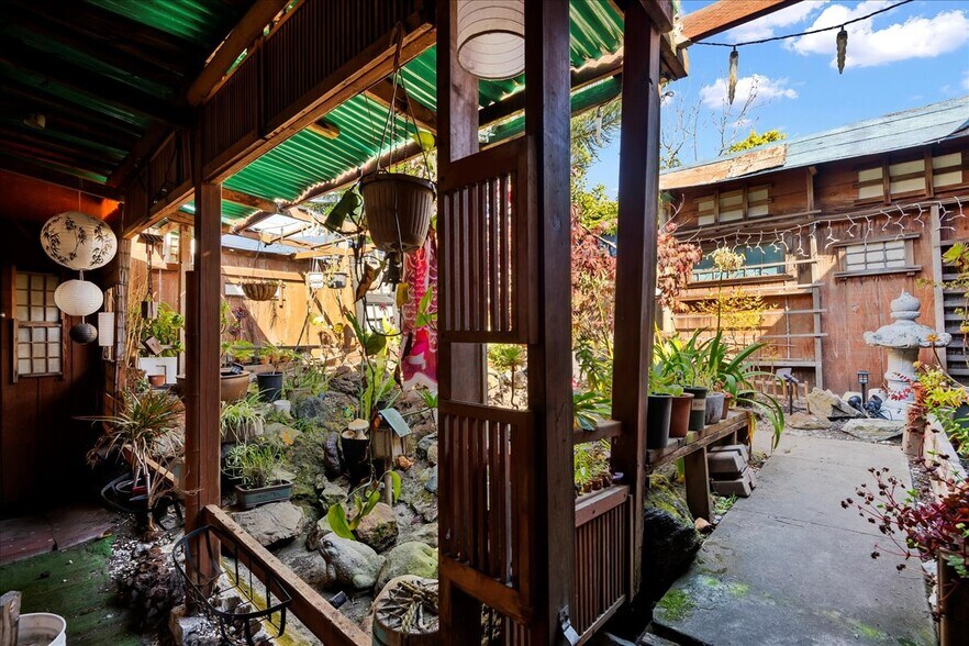 More Photos Of 1524-1526 Irving St, San Francisco Storefront Retail Residential For Sale