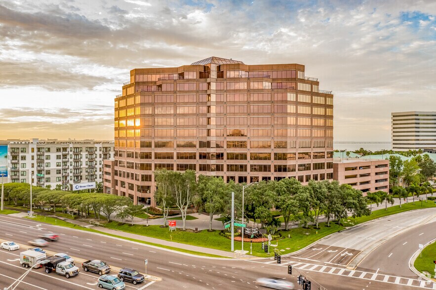 More Photos Of 7650 W Courtney Campbell Cswy, Tampa Office For Lease