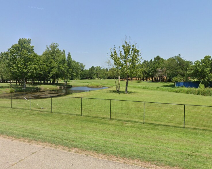 More Photos Of 12007 NE 23rd St, Choctaw General Retail For Sale