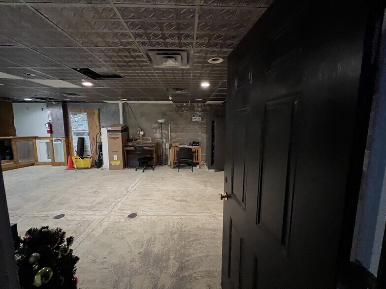 More Photos Of 171 Lawrence St, Central City Storefront For Lease