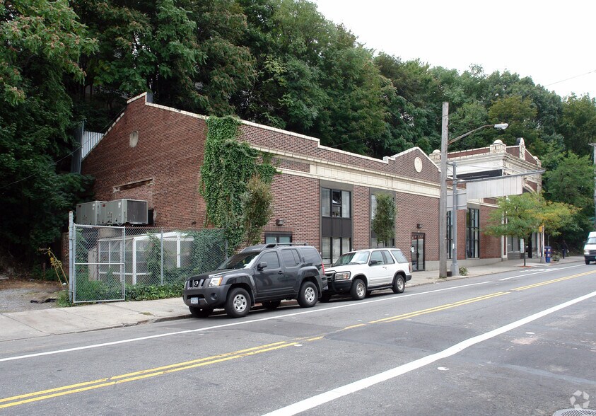 More Photos Of 120 Victory Blvd, Staten Island Medical For Sale