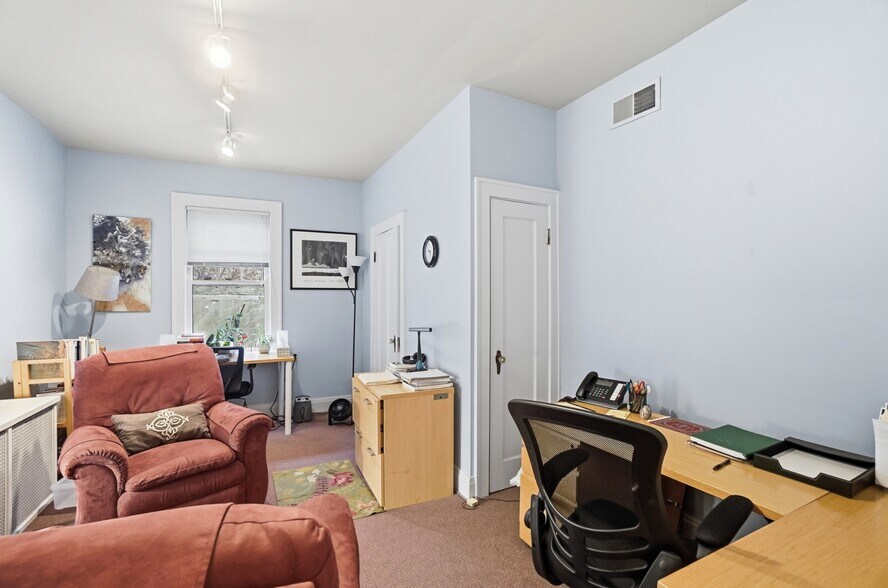 More Photos Of 820 Delta Ave, Cincinnati Office For Sale