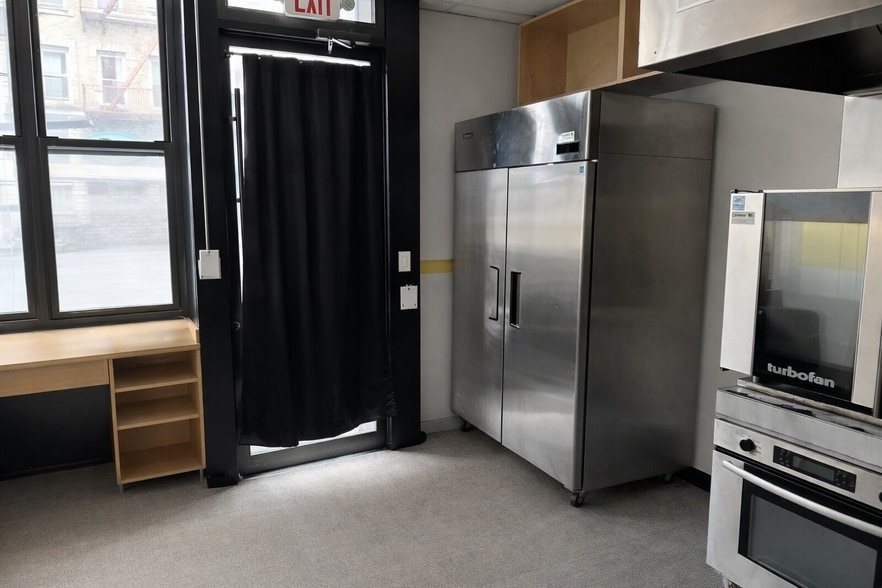 More Photos Of 676 Nostrand Ave, Brooklyn Storefront Retail Office For Lease
