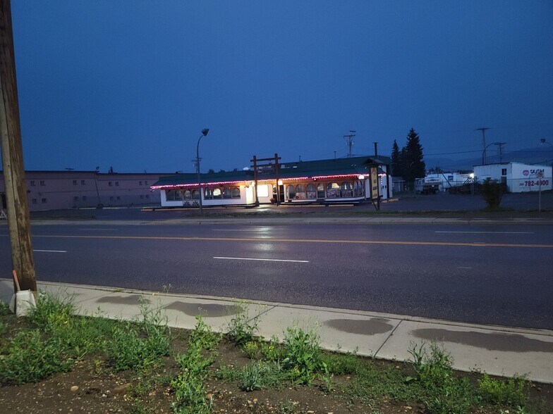 More Photos Of 1325 Alaska Av, Dawson Creek Restaurant For Sale
