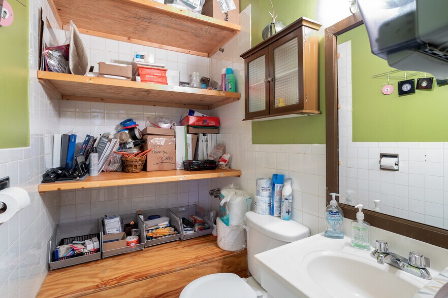 More Photos Of 630 W 52nd St, New York Apartments For Lease