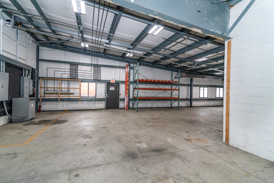 More Photos Of 4 Wilder Dr, Plaistow Warehouse For Lease