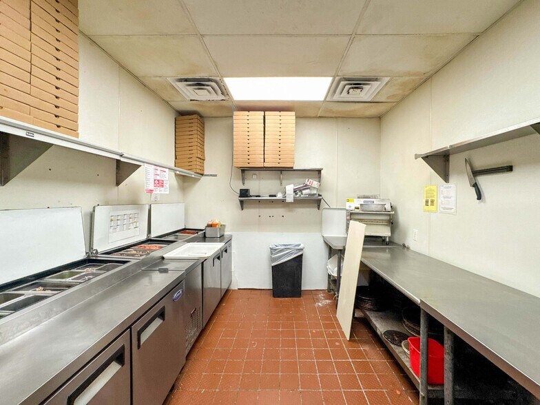 More Photos Of 9721 W Broadway St, Pearland Restaurant For Sale