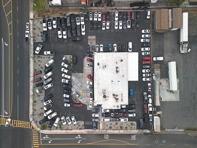 More Photos Of 1731 S Cactus Ave, Bloomington Auto Dealership For Sale