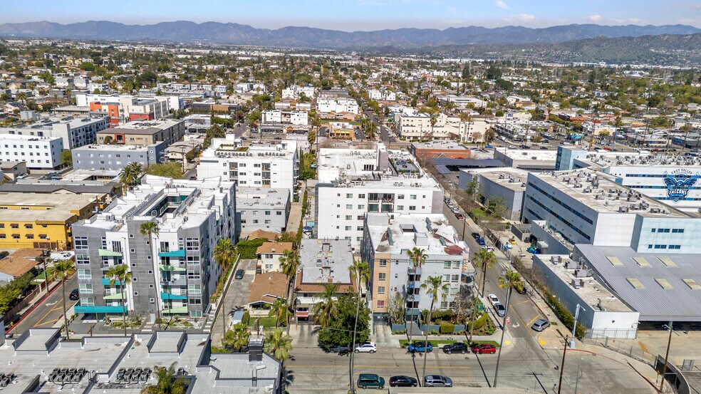 More Photos Of 11063 Cumpston St, North Hollywood Apartments For Sale