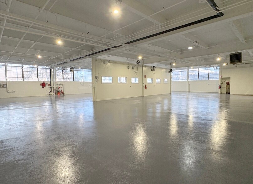 More Photos Of 40 Merritt St, Port Chester Manufacturing For Lease