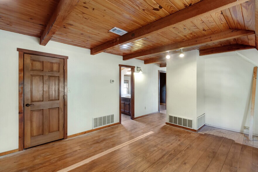 More Photos Of 100 Quest Ct, Keller Office For Sale