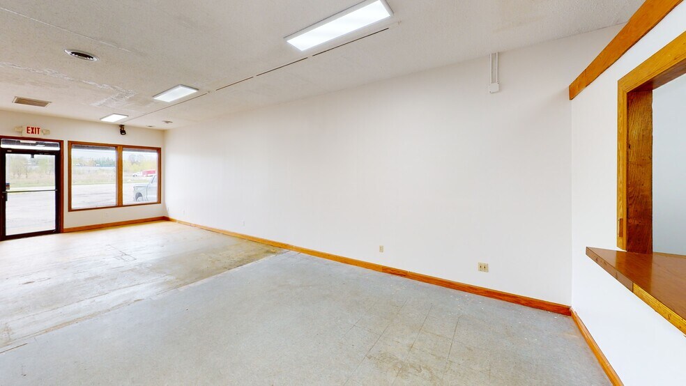 More Photos Of 7326-7338 Southern Blvd, Youngstown Unknown For Lease