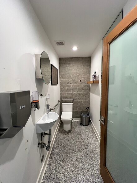 More Photos Of 3818 Willat Ave, Culver City Warehouse For Lease
