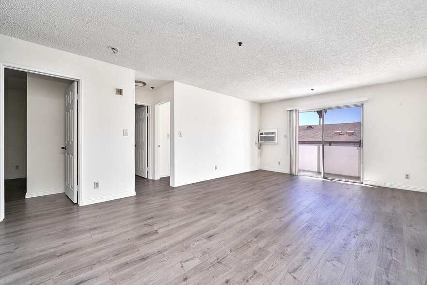 More Photos Of 209 S Alexandria Ave, Los Angeles Apartments For Sale
