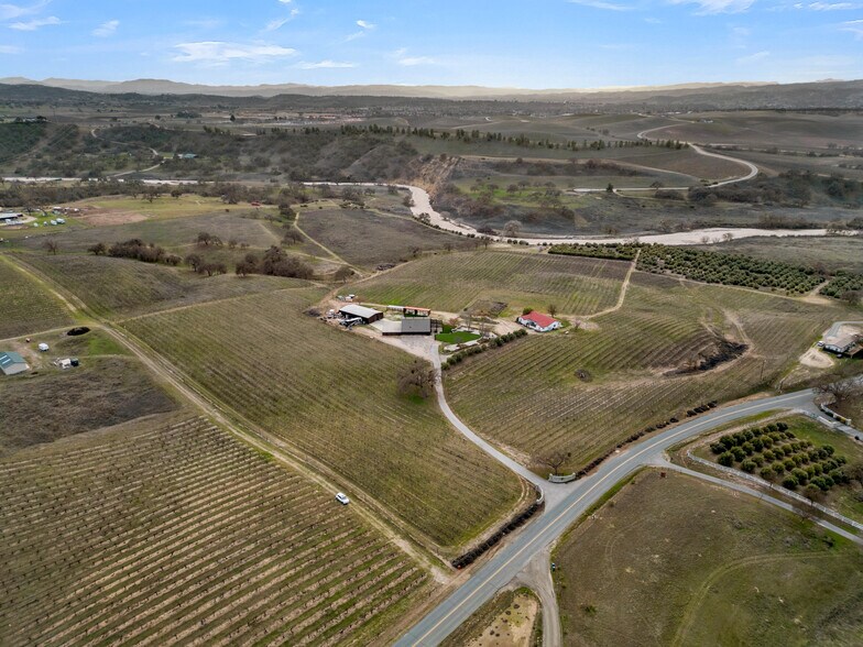 More Photos Of 4295 Union Rd, Paso Robles Winery Vineyard For Sale