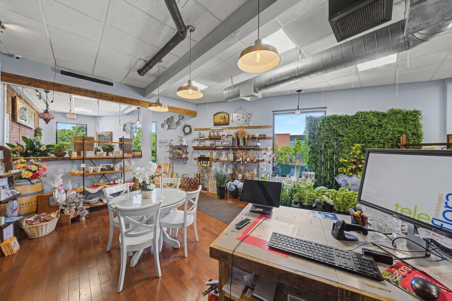 More Photos Of 185 D, New Milford Storefront Retail Office For Lease
