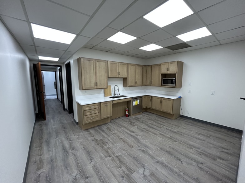 More Photos Of 20355 Hawthorne Blvd, Torrance Office For Lease