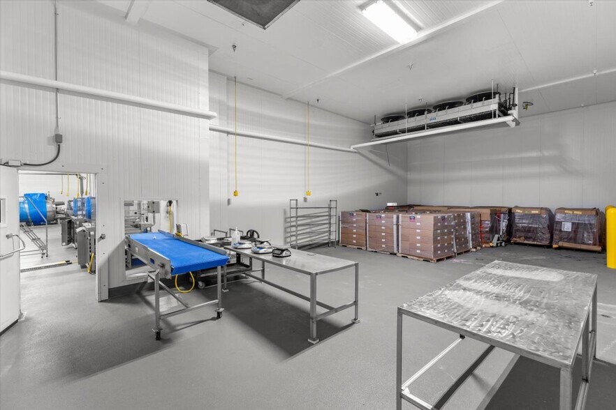 More Photos Of 3450 E Vernon Ave, Vernon Food Processing For Lease