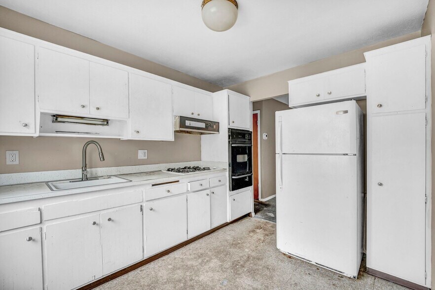 More Photos Of 818-850 S Green Rd, South Euclid Apartments For Sale