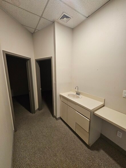 More Photos Of 166 E Jericho Tpke, Mineola Office For Lease