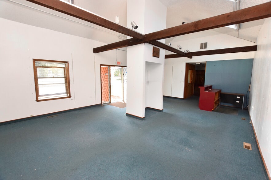 More Photos Of 320 E Grand Blanc Rd, Grand Blanc Office For Sale