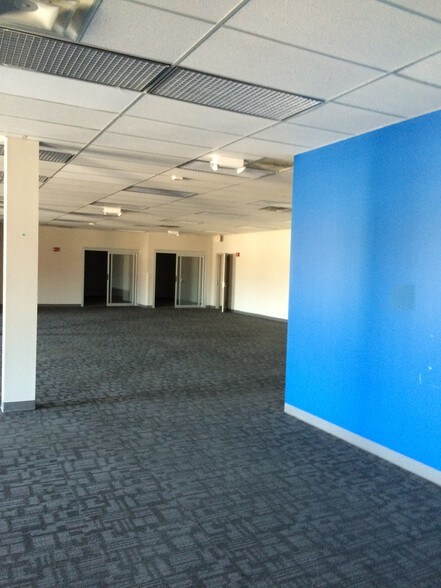 More Photos Of 31100 Plymouth Rd, Livonia Medical For Sale