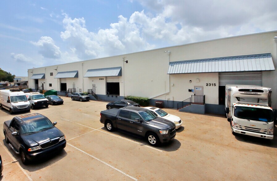 More Photos Of 2201-2211 Stirling Rd, Fort Lauderdale Unknown For Lease