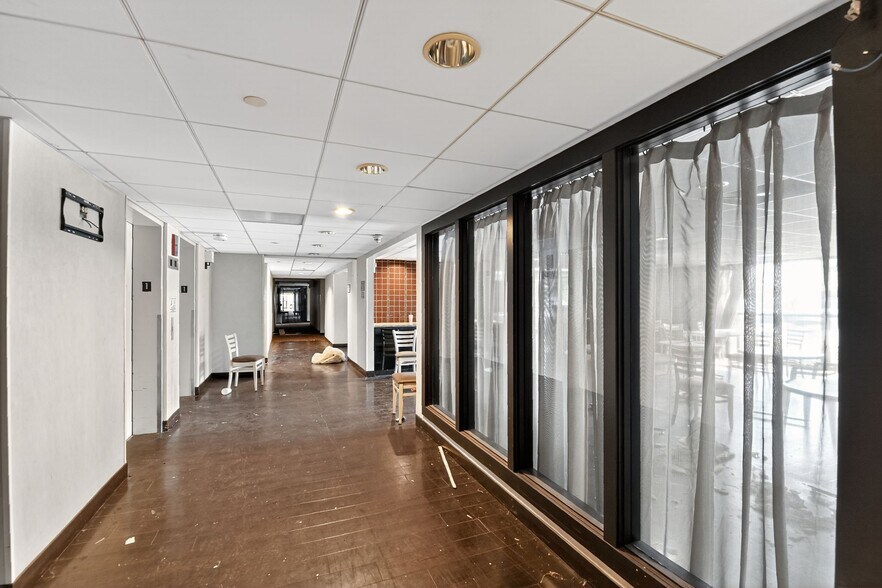 More Photos Of 1550 E Dundee Rd, Palatine Hotel For Sale