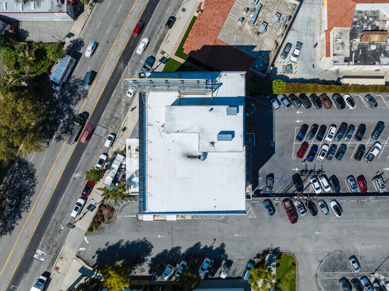 More Photos Of 18345 Ventura Blvd, Tarzana Office For Lease