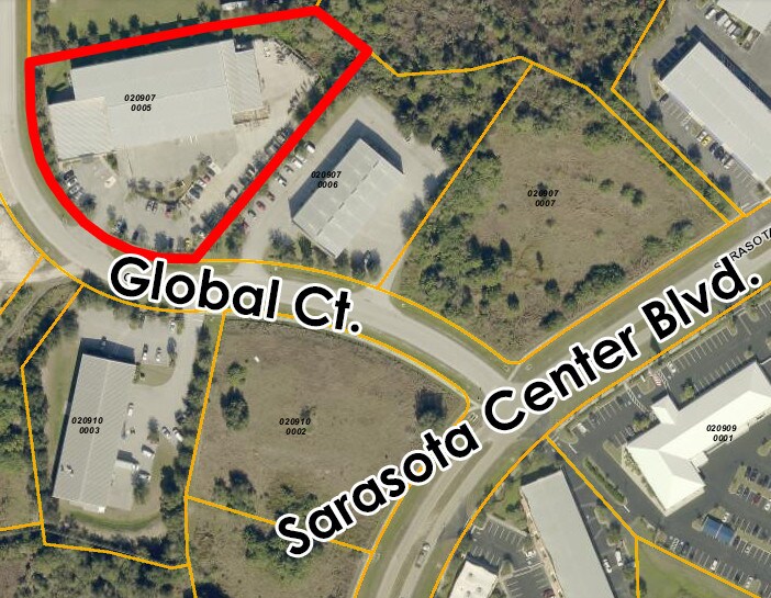 More Photos Of 1451 Global Ct, Sarasota Showroom For Lease