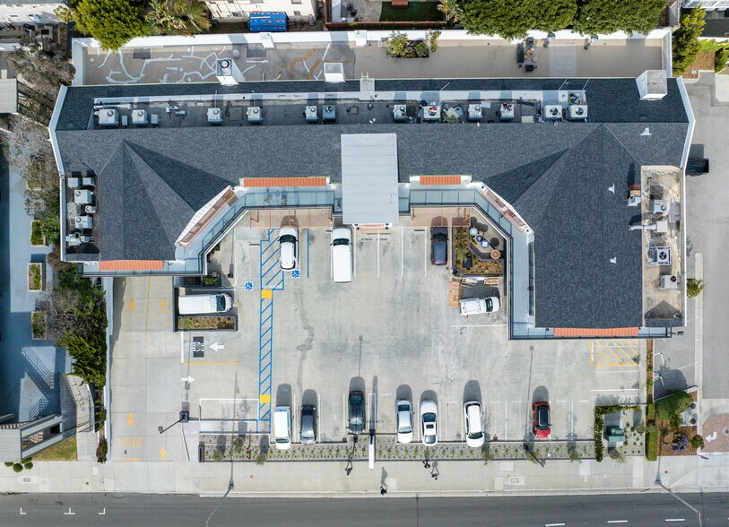 More Photos Of 234 S Pacific Coast Hwy, Redondo Beach Unknown For Lease