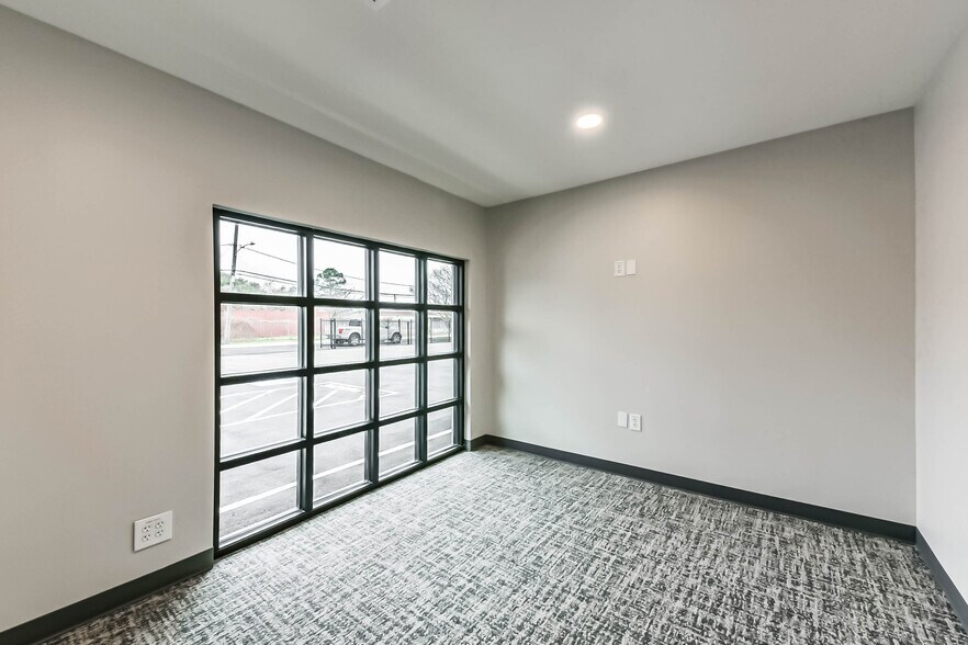 More Photos Of 4608 Nolda St, Houston Office For Lease