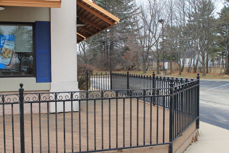 More Photos Of 131 N Annie Glidden Rd, Dekalb Restaurant For Sale