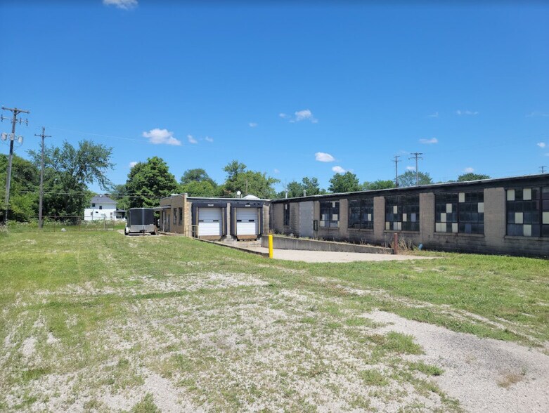 More Photos Of 1900 E Holland Ave, Saginaw Warehouse For Sale
