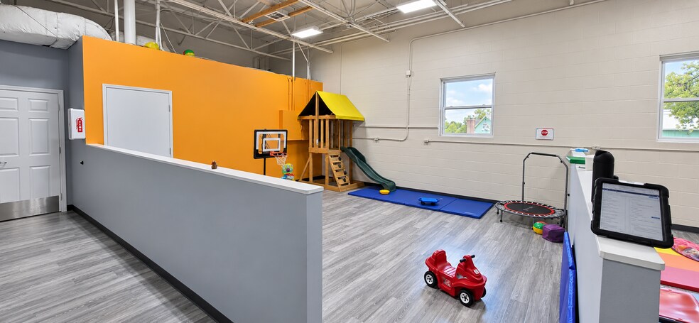 More Photos Of 7103 Milford Industrial Rd, Pikesville Flex For Lease