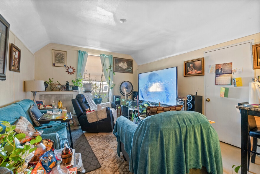 More Photos Of 3600 Greenmount Ave, Baltimore Multifamily For Sale