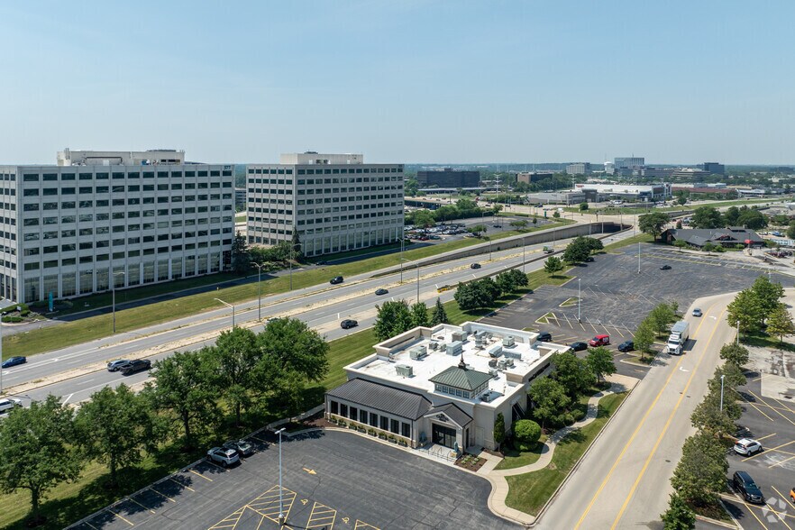 More Photos Of 87 Yorktown Shopping Ctr, Lombard Restaurant For Sale