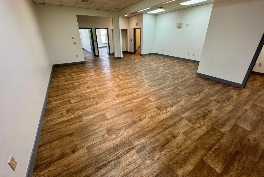 More Photos Of 221 Main St, Danbury Medical For Lease