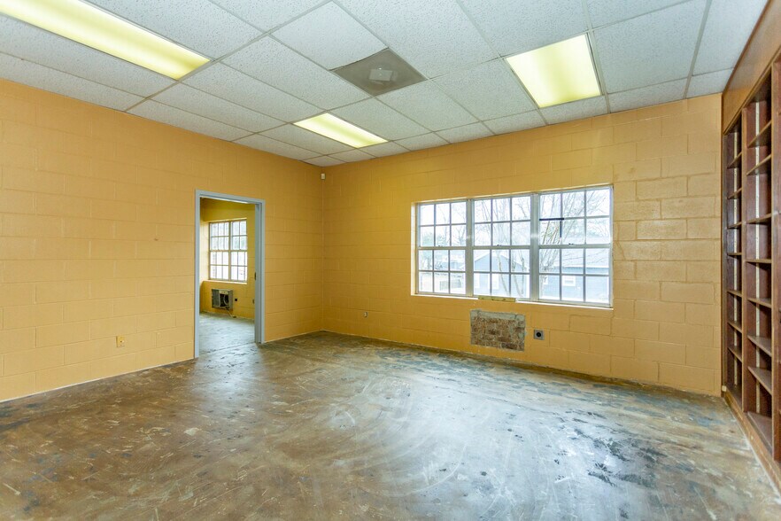 More Photos Of 2001 Avenue Z, Birmingham Religious Facility For Sale