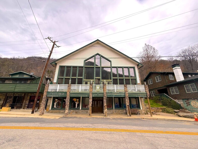 Primary Photo Of 390 Main St, Chimney Rock Restaurant For Sale