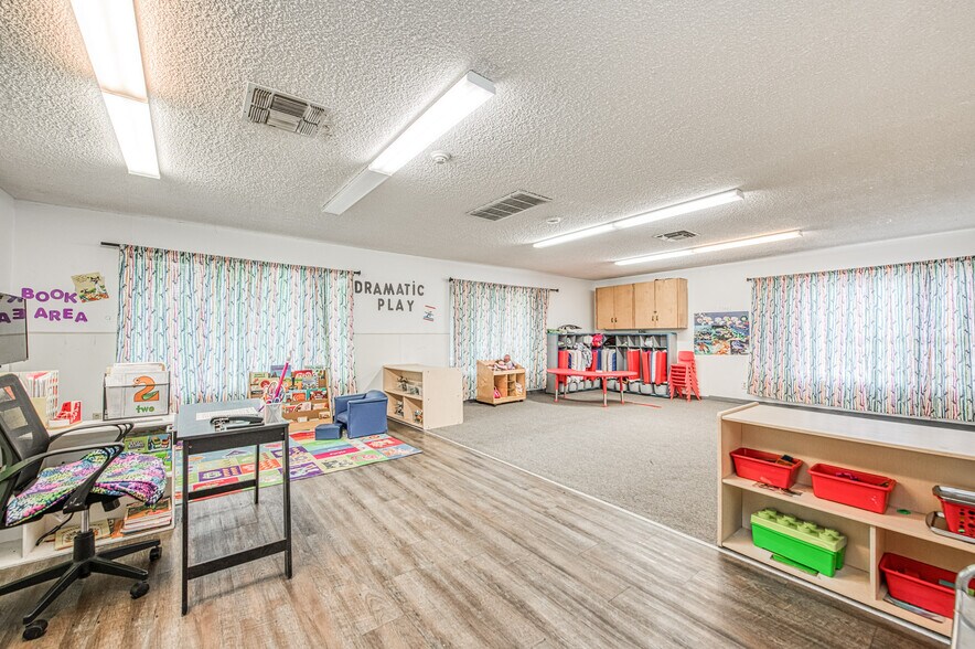 More Photos Of 3311-3315 E Sierra Madre Ave, Fresno Daycare Center For Sale
