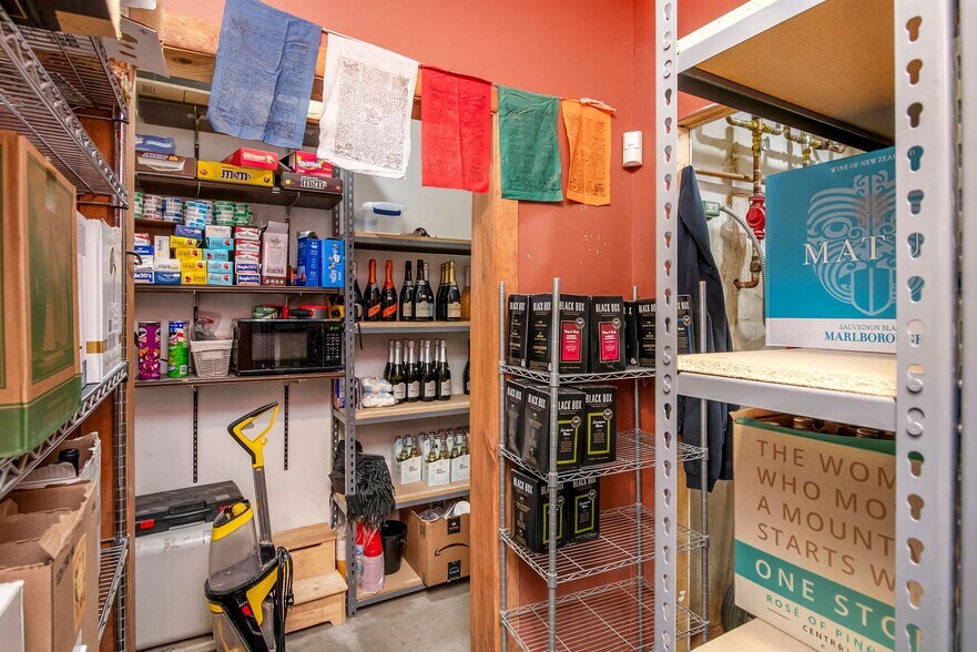 More Photos Of 81 Gillaspey Ave, Crested Butte General Retail For Sale