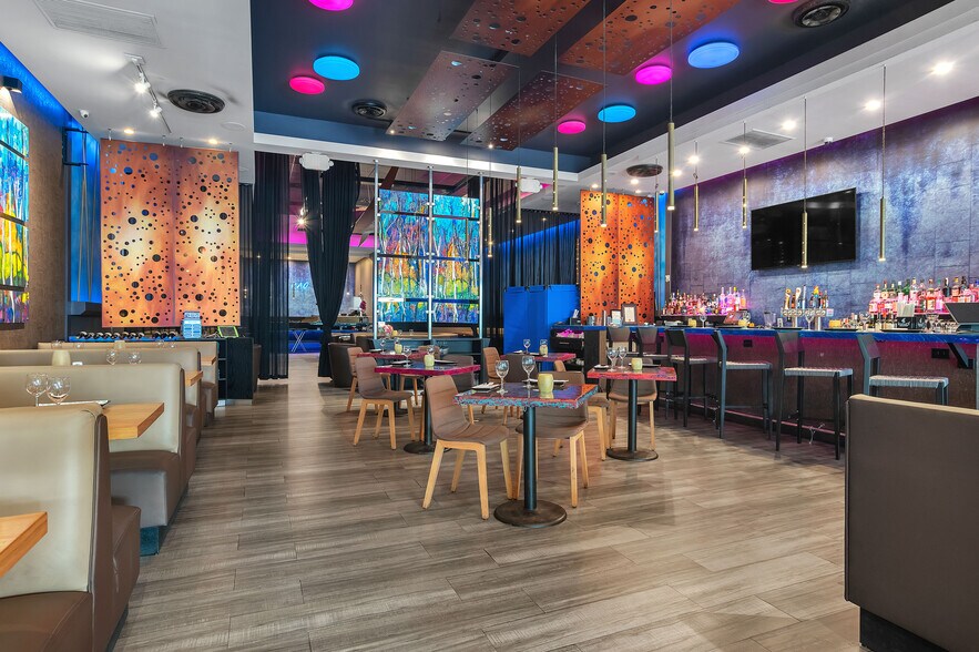 More Photos Of 99 Miracle Mile Miracle Mile / Coral way, Coral Gables Restaurant For Sale