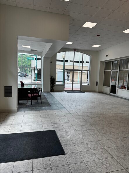 More Photos Of 620 Virginia St E, Charleston Bank For Lease