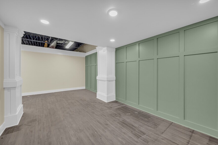 More Photos Of 399 S Elm St, Commerce Storefront For Sale