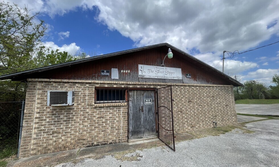 Primary Photo Of 3717 Crane St, Houston General Retail For Sale