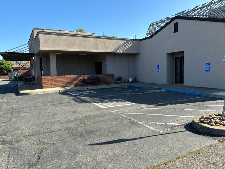 More Photos Of 125 N Church St, Lodi Office For Lease